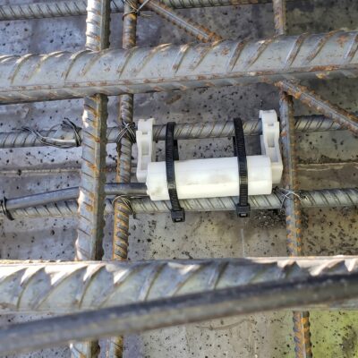 Sensores in situ de MONITORIZA desplegados en bloques de hormigón armado para la supervisión de la corrosión en tiempo real, impulsados por el EmStat4 MUX de PalmSens '.
